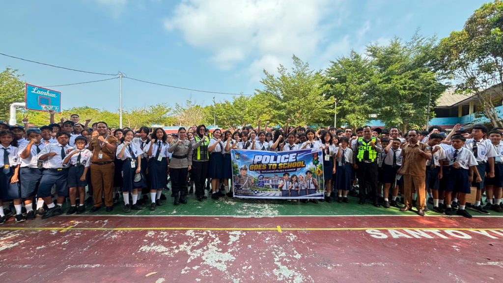 POLISI GOES TO SCHOOL DI SMP SWASTA SANTO YUSUP KARIMUN